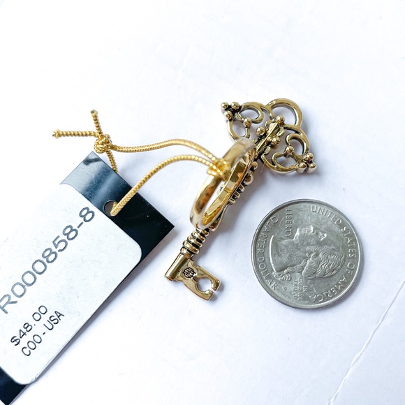 HOUSE OF HARLOW 1960 Large Key Cocktail Ring in Gold - Picture 6 of 6